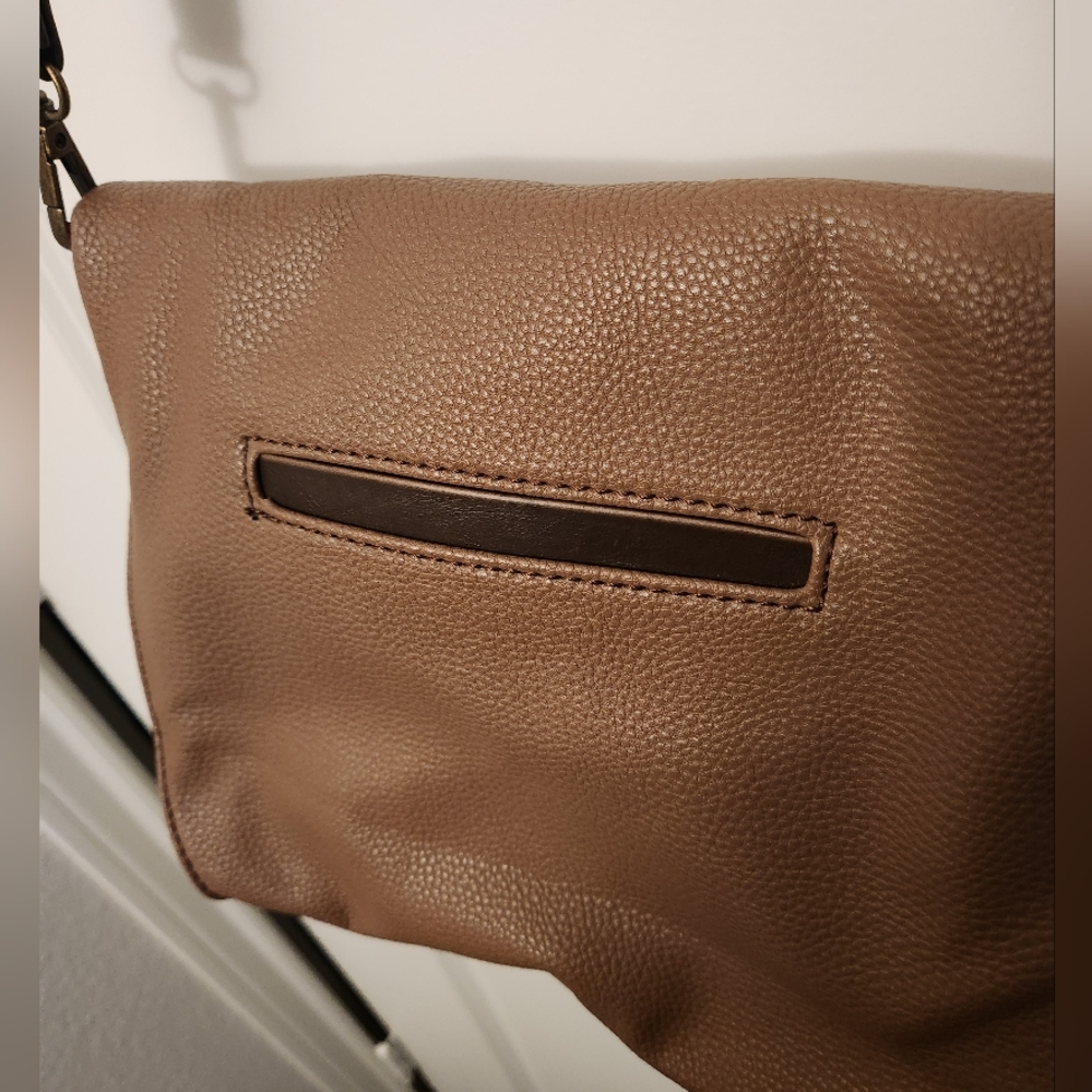 Chala Crossbody - Picture 5 of 9